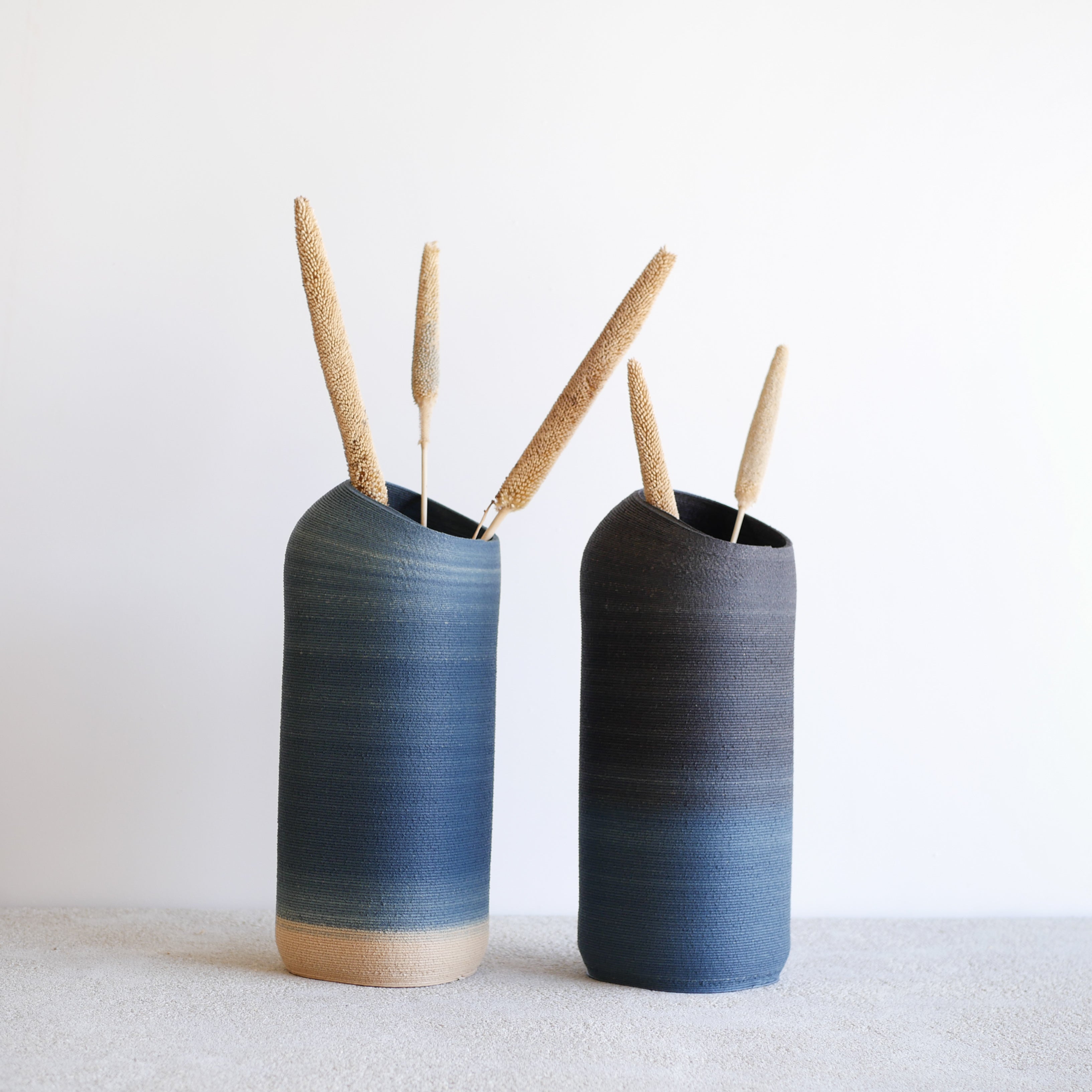 #minimumdesign Vase Dune #color_black #color_blue