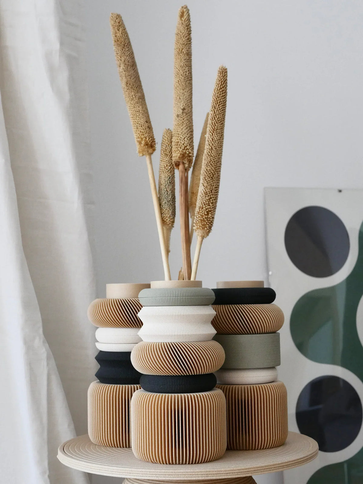Modular Vase NU Olive Green Lifestyle view Minimum design