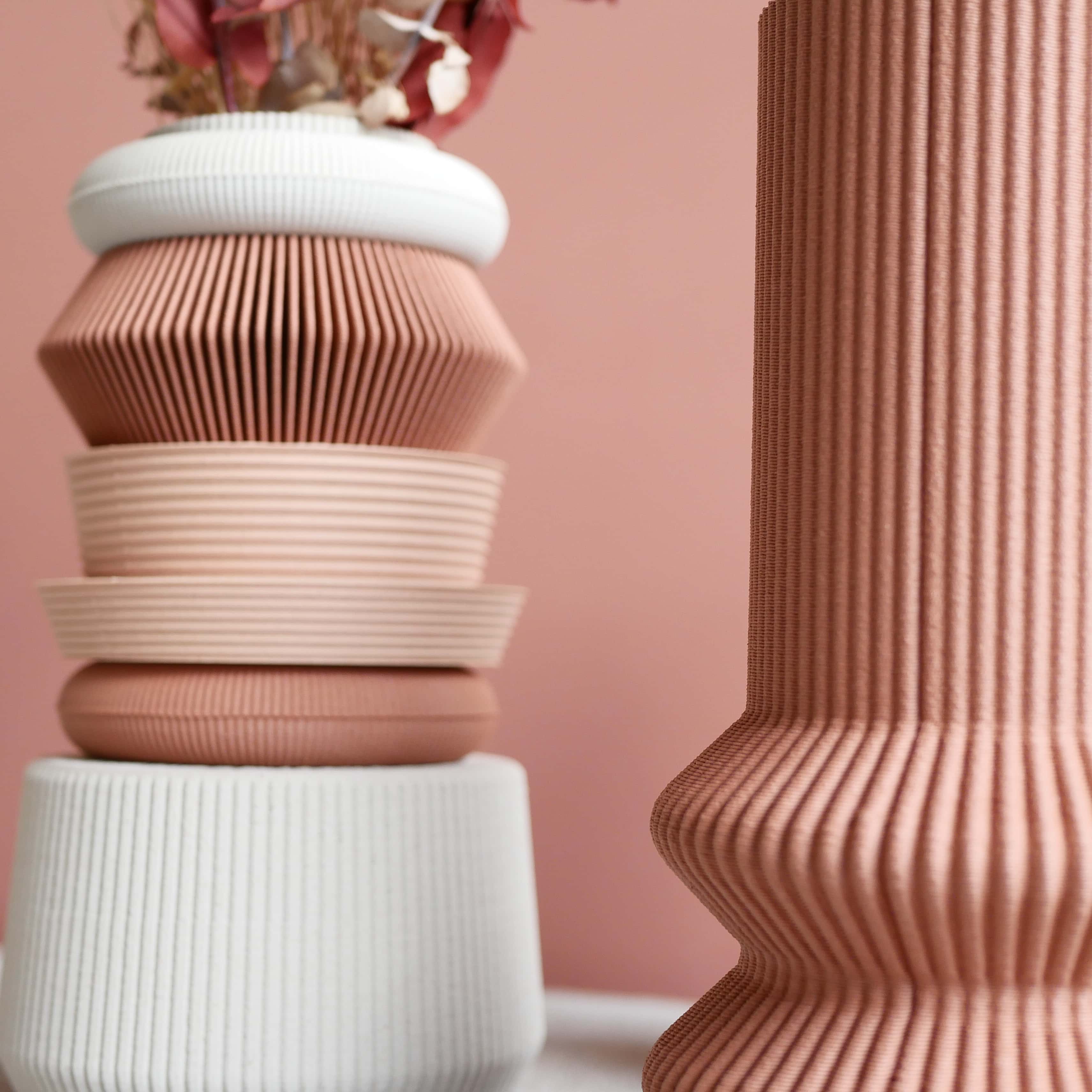 Geometric curves of AMA modular vase – modern and sculptural detail