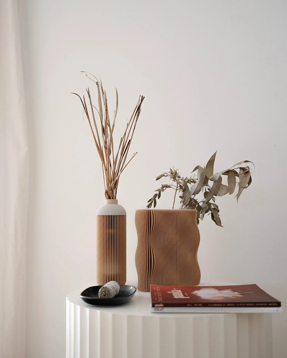 Tide Vase Natural Wood Front view Minimum design