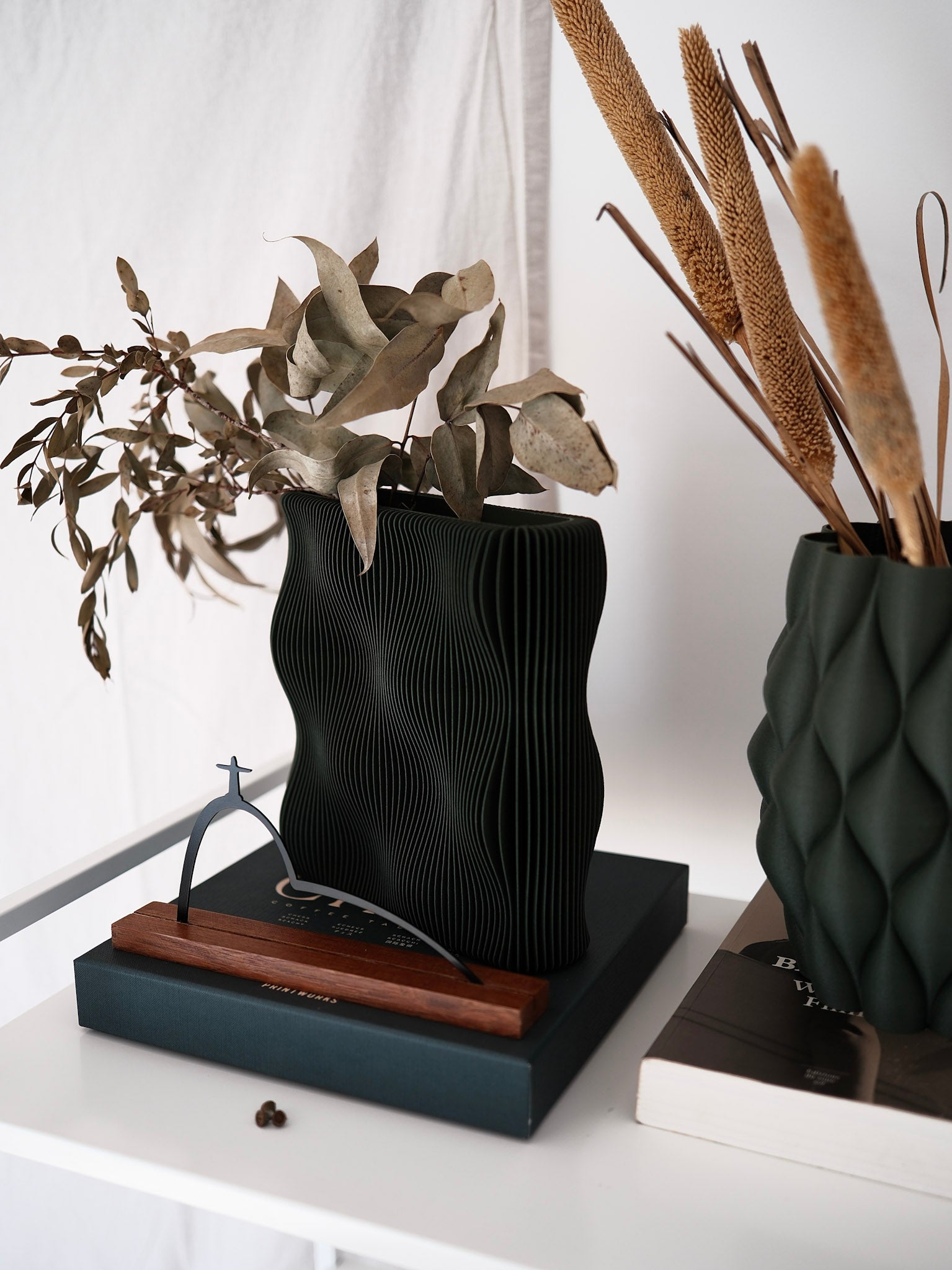 Vase Tide green on a Shelf top view Minimum design #color_green