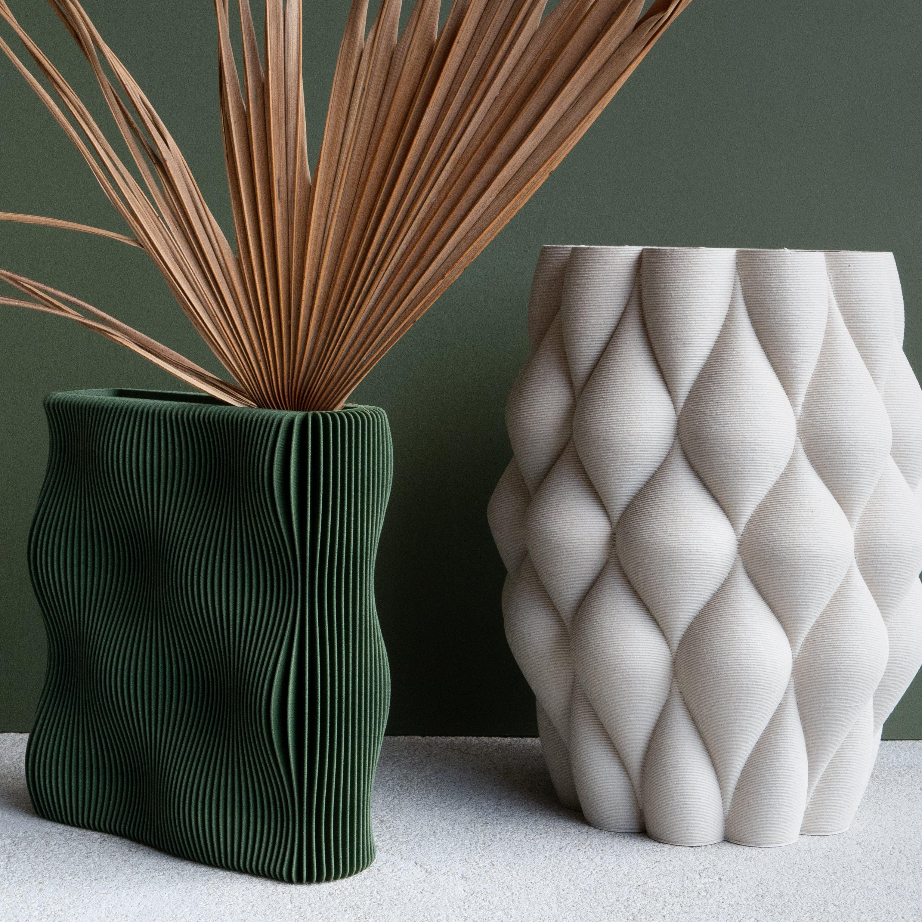 TIDE Vase in green with dried flowers, modern and natural decor - Minimum Design #color_green
