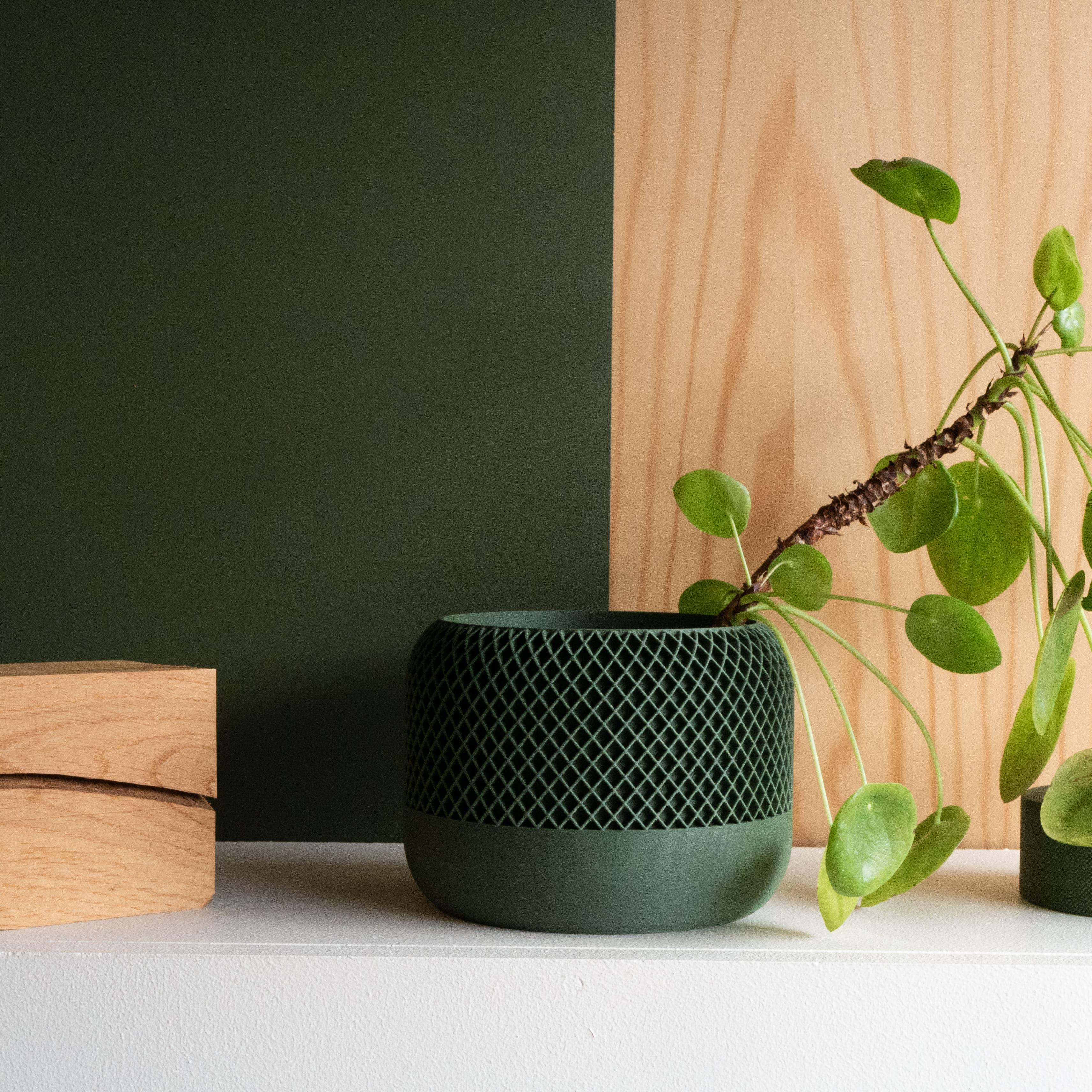 Zoom on the textured lines - APPLE Indoor Planter Green - Minimum Design #color_green
