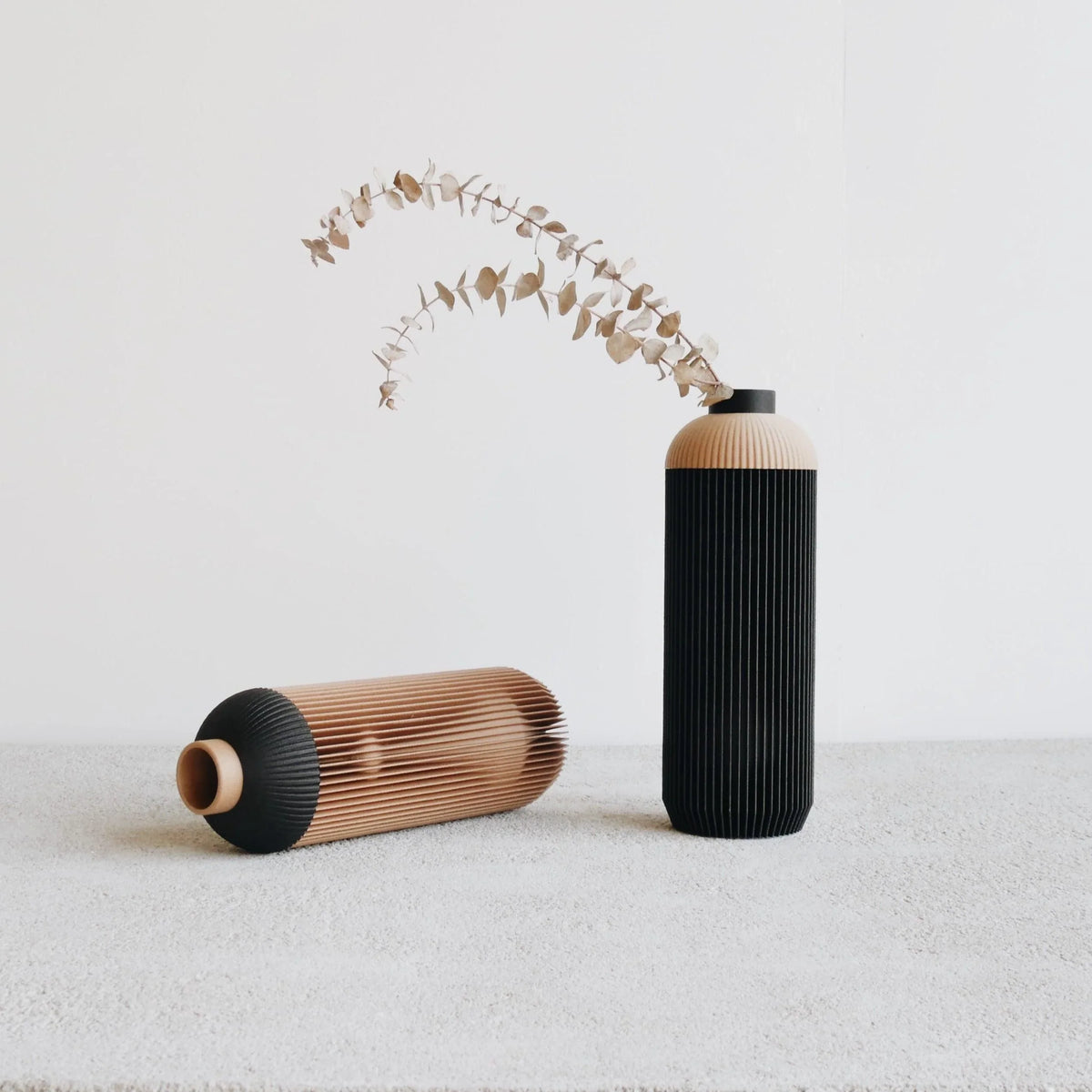 ONDE Vase - unique decorative vase for home decor, perfect for dried and fresh flowers- Minimum design