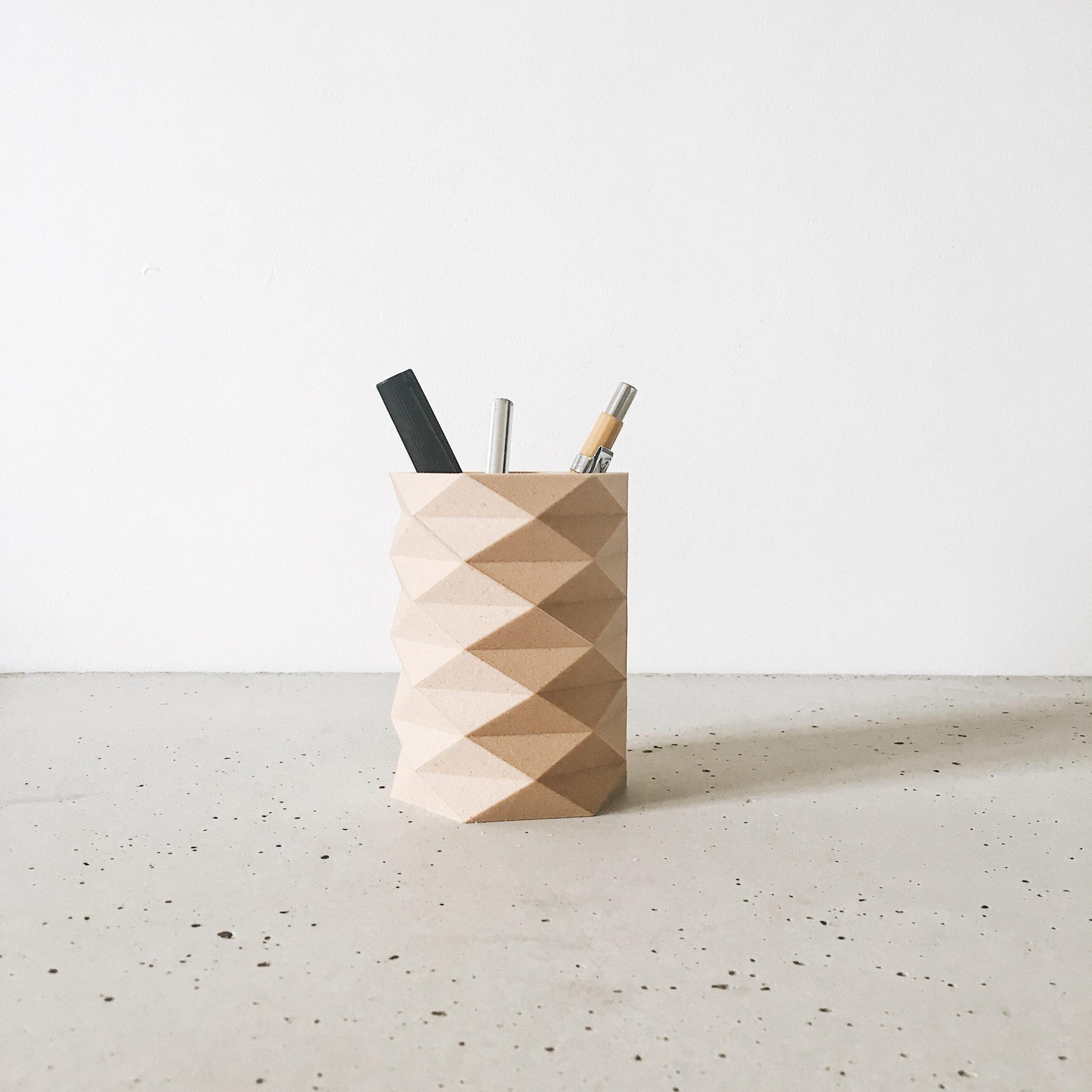 ORIGAMI pen holder - Minimum Design