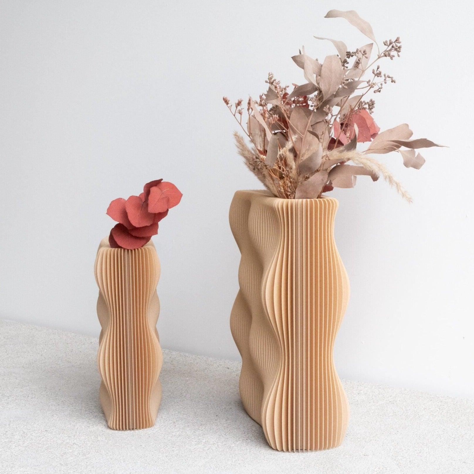 TIDE vase in natural light wood color perfect for dried flowers and fresh flowers #color_natural
