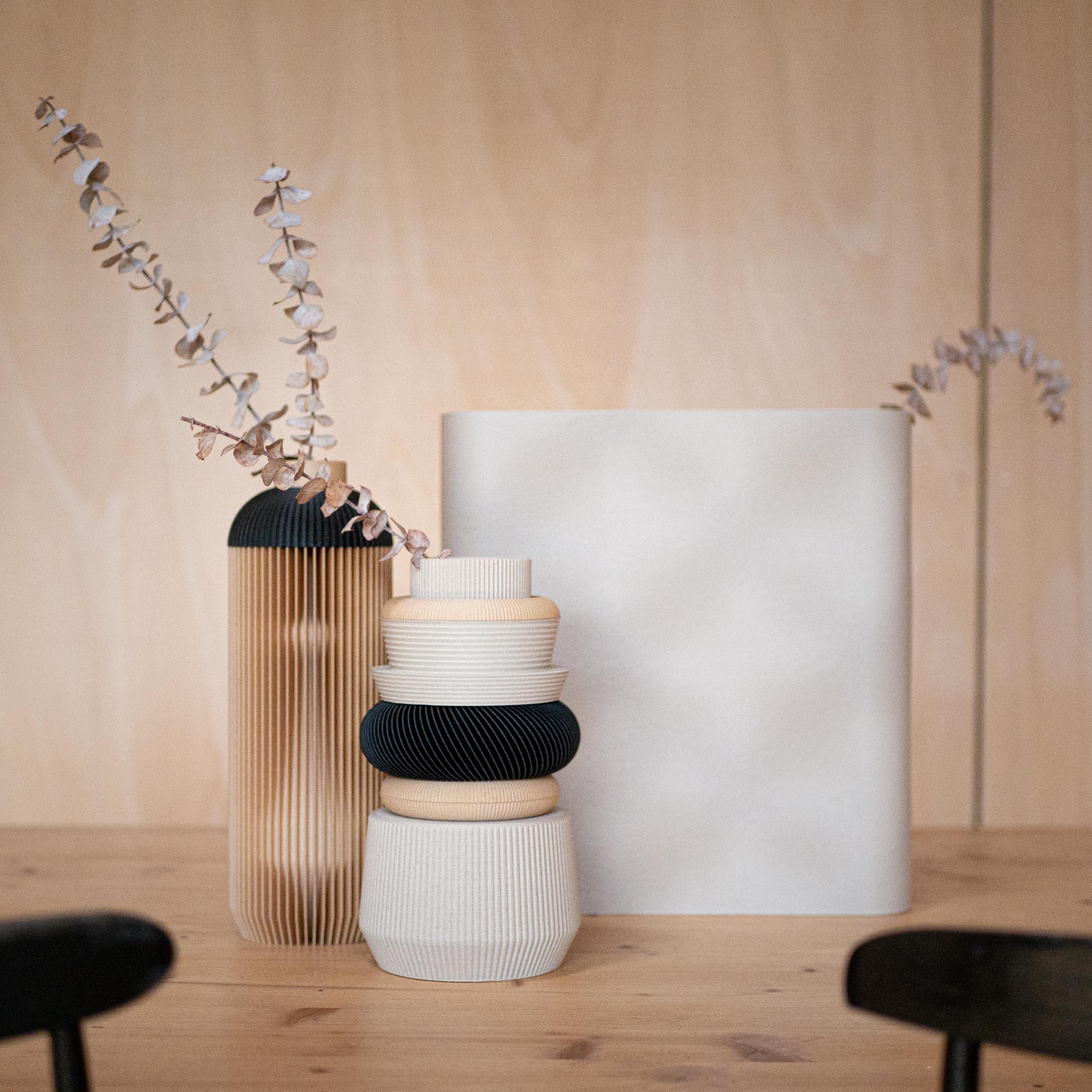 VENICE Modular Vase with two others vases, ondes and abysse - a mix of natural color and unique shape - Minimum Design