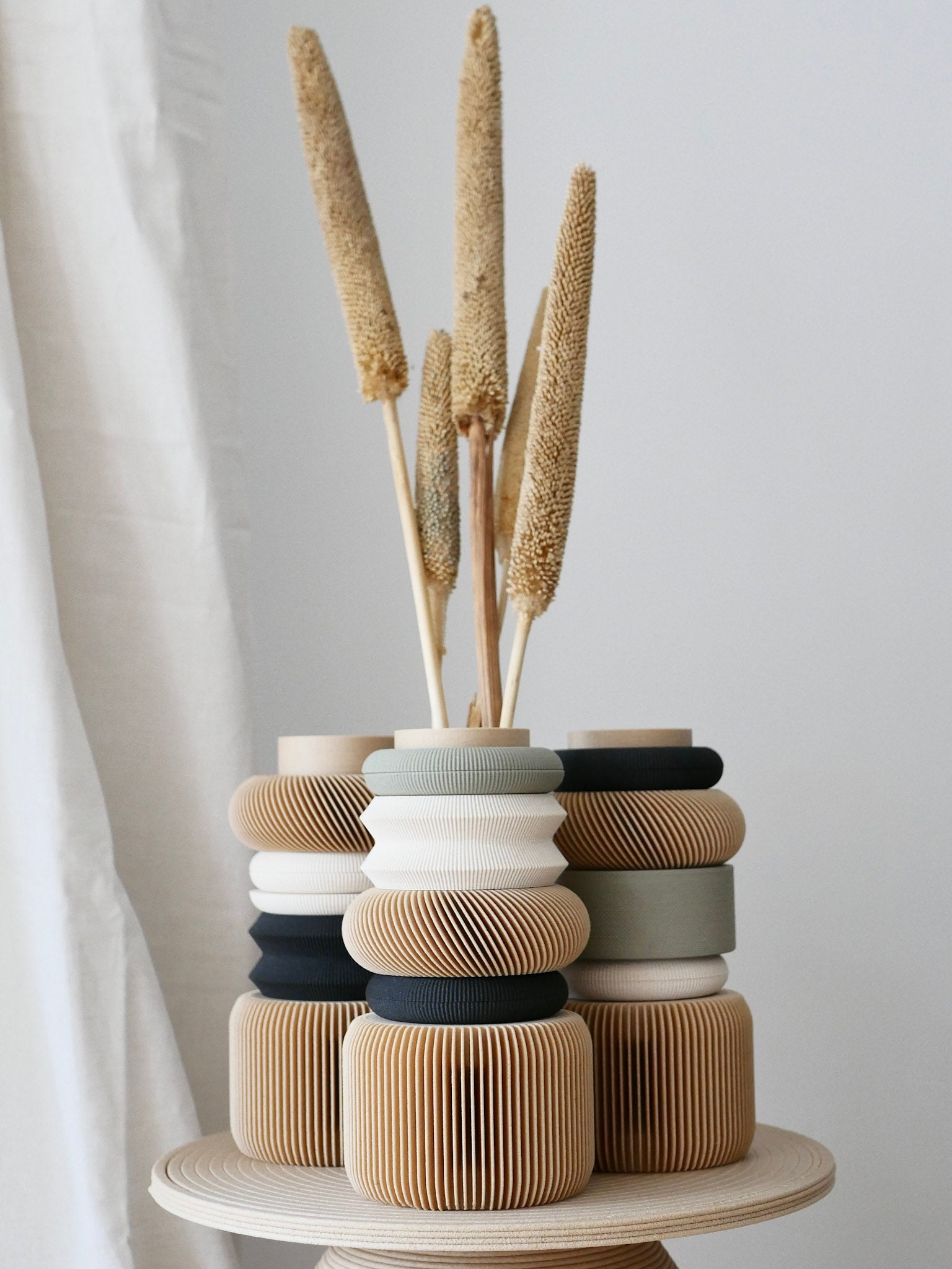 Modular Vase NU Olive Green Lifestyle view Minimum design