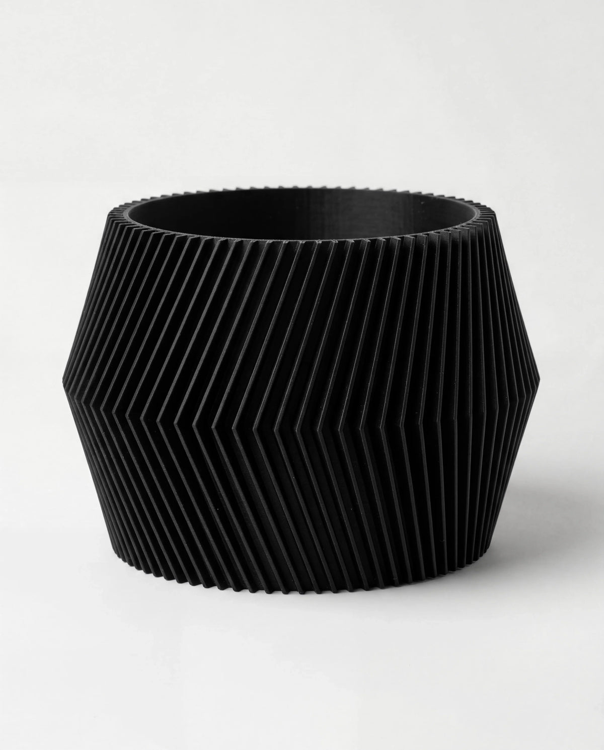 DISSIPAT Indoor Planter | Matt Black