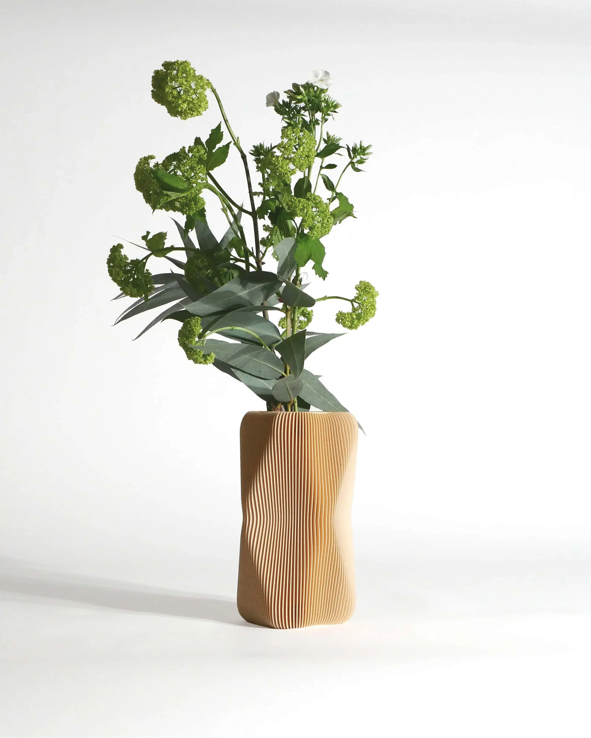 Soho Vase in natural wood – minimalist eco-friendly decor – perfect for fresh and dried flowers composition #color_natural